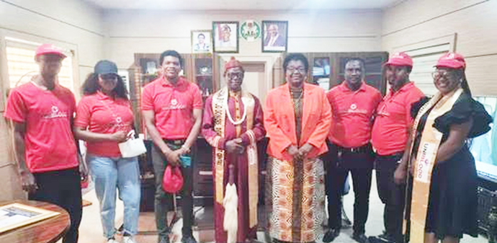Delta State Head of Service, Dr (Mrs) Mininim Oseji (middle), His Royal Majesty, the Obi of Idumuje-Unor, His Royal Majesty, Charles Chu¬kunwike Anyasi III (left) and others during a courtesy visit to the HOS