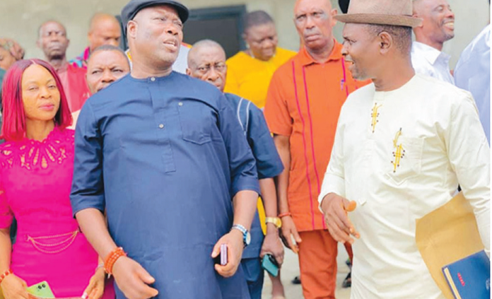 The Chairman of Udu Local Government Area, Hon Vincent Oyibode and the Chairman of the Nigeria Union of Journalists, Delta State Council, Comrade Churchill Oyowe and other members inspecting the projects in Udu.